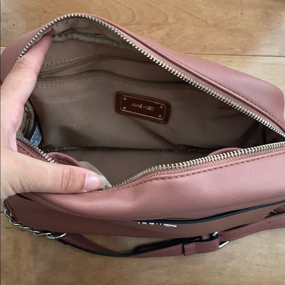Nine West pink crossbody purse - Picture 4 of 4